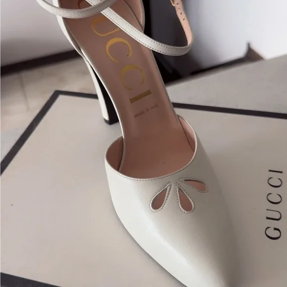 Gucci Women's Elegant White Heels - Picture 4 of 4